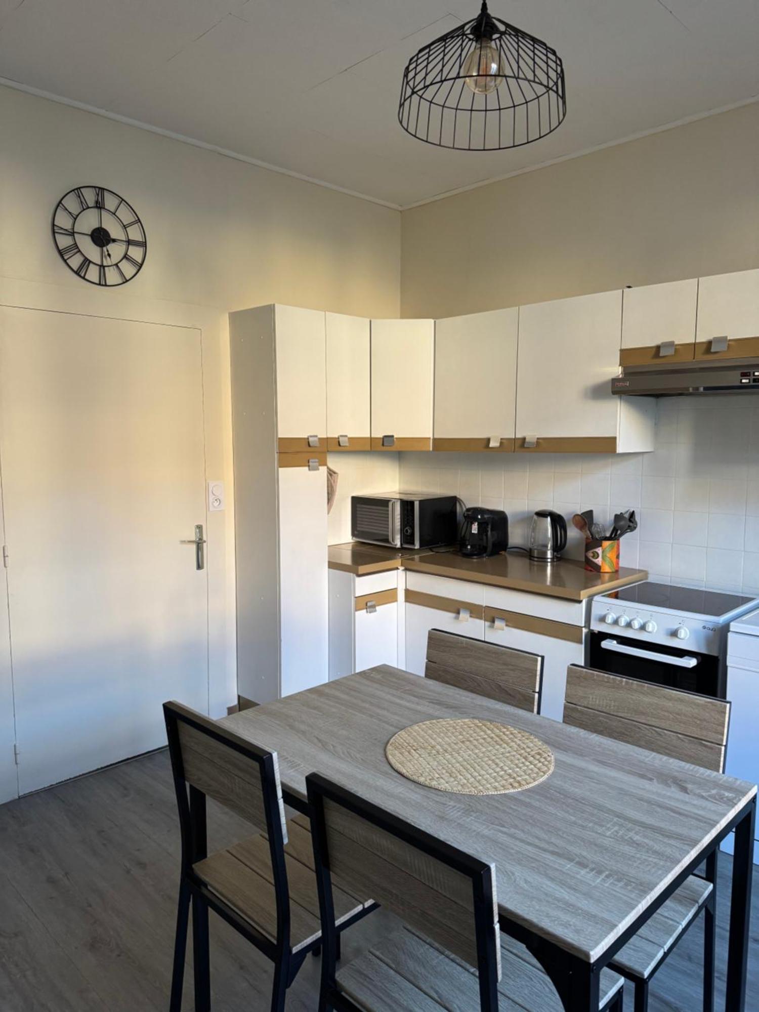 Appartement T4 70M2 - Meuble - Centre Ville - Proche Thermes ロン・ル・ソーニエ エクステリア 写真